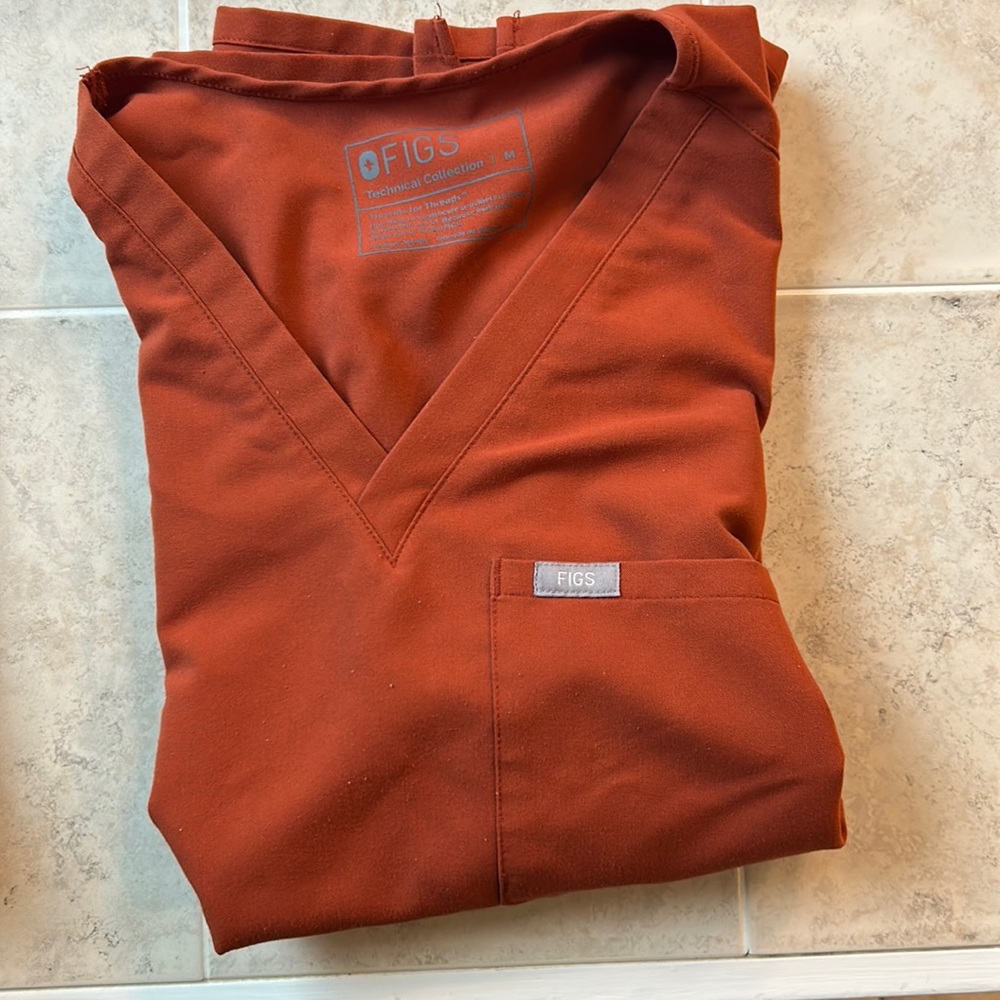 Figs auburn scrub set